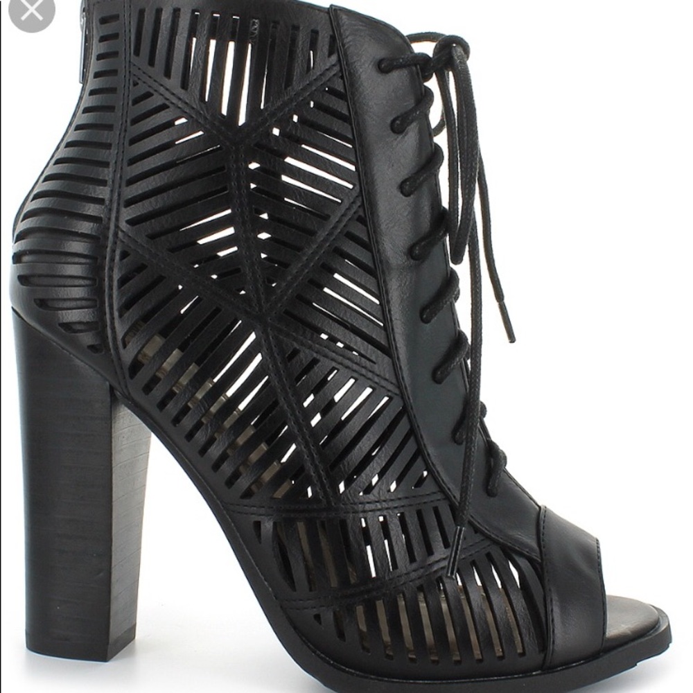 Chelsea Moreland soho bootie